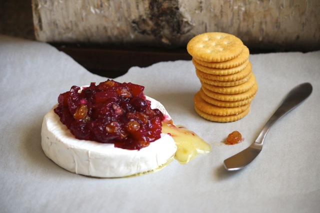 Baked Brie with Cranberry Chutney