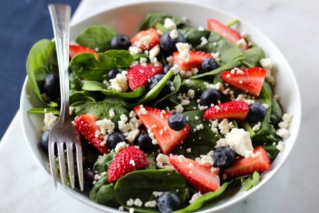 strawberry spinach salad with blueberry