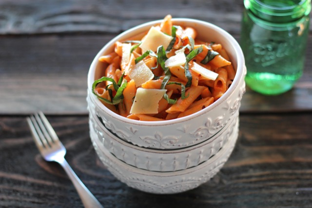 spicy roasted Red pepper pasta featured image