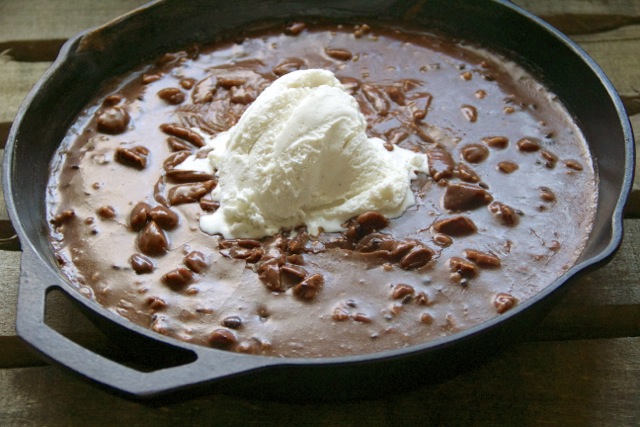 chocolate skillet cake