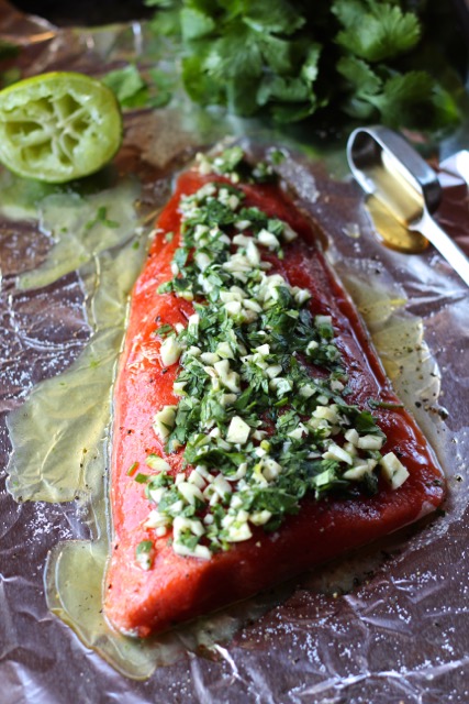 Baked salmon in foil