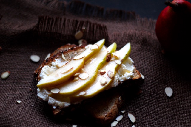 ricotta toast with pears